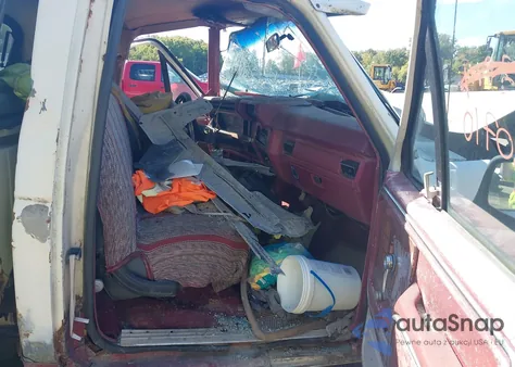 1982 Ford F100 z USA, uszkodzony, nr VIN 1FTCF10F3CUA15563